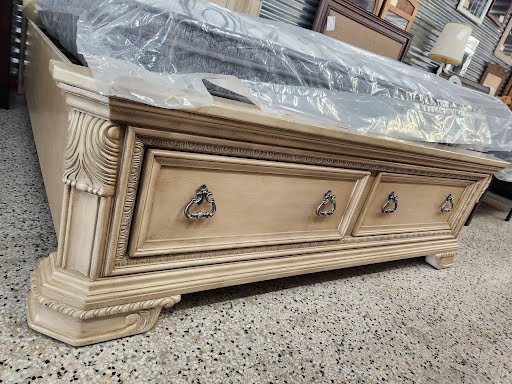 French Provincial Queen Storage Bed