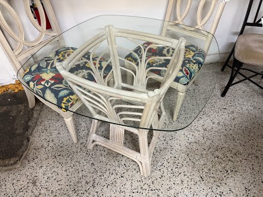 48" Round Dining Table w. Four Chairs Bamboo