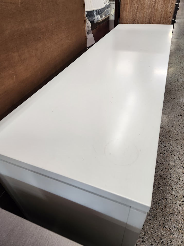White Dresser With Mirrored Trim