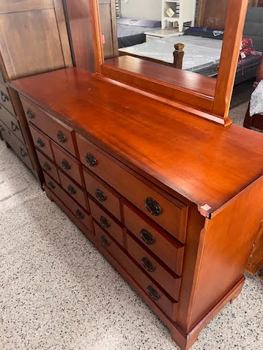 8 drawer Dresser