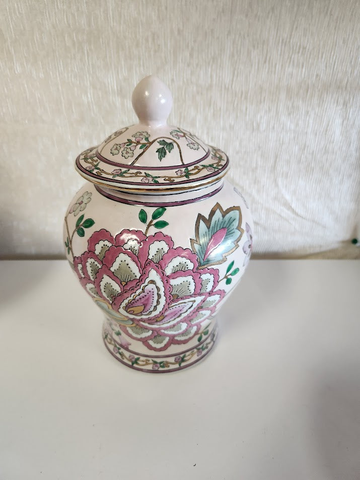 Oriental Ginge/temple Jar
