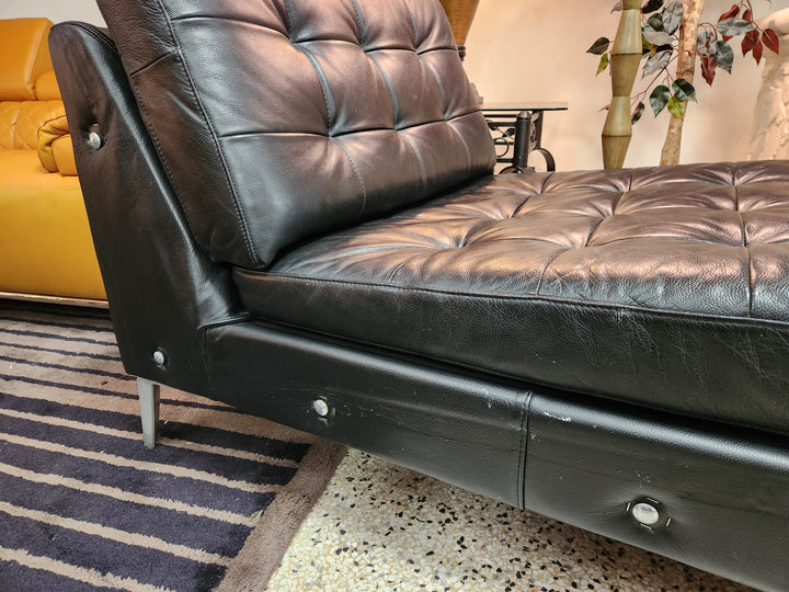 Tufted Chaise Lounge