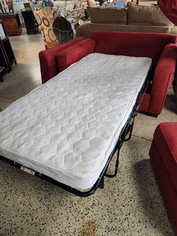 Red TWIN Haverty's Sleeper Chair