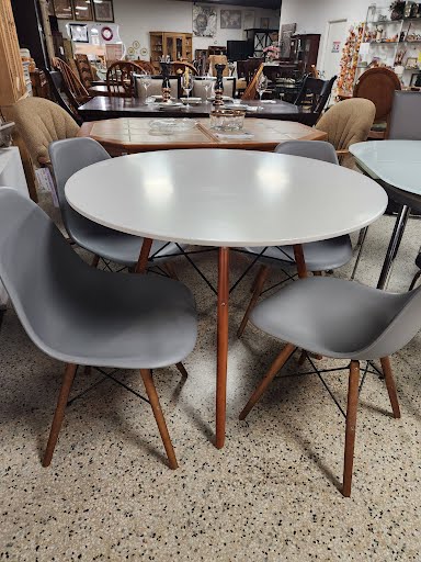 38' Round White top Dining Set
