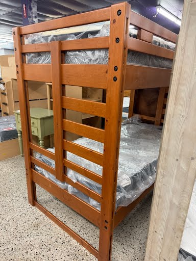 Twin/Twin Bunk Bed
