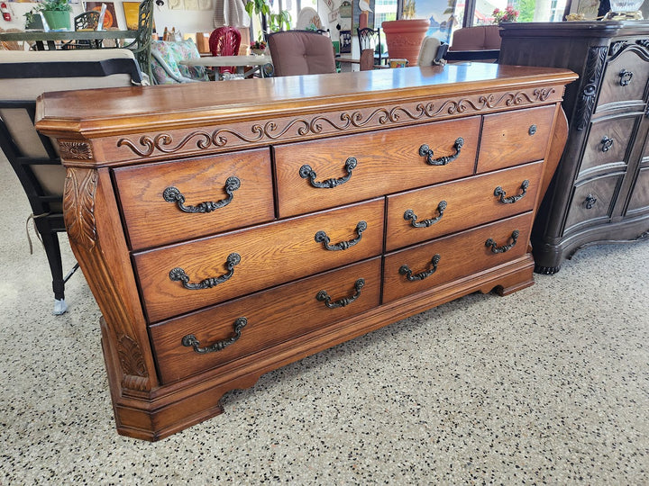 Queen Carved Wood Bed Set