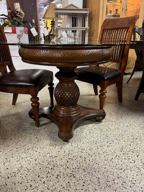 Cindy Crawford Dining Set