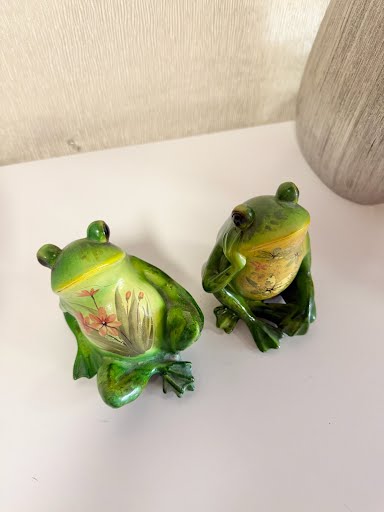 Frog Statues Home Item