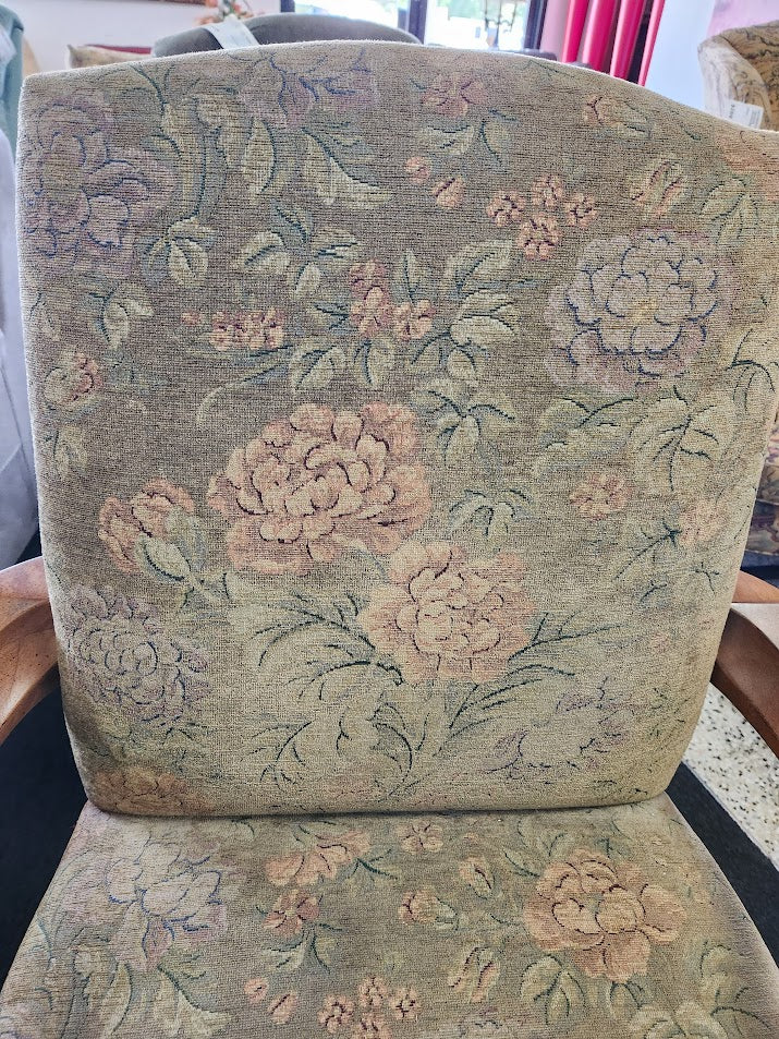 Vintage Queen Anne Style Carved Wood Chair