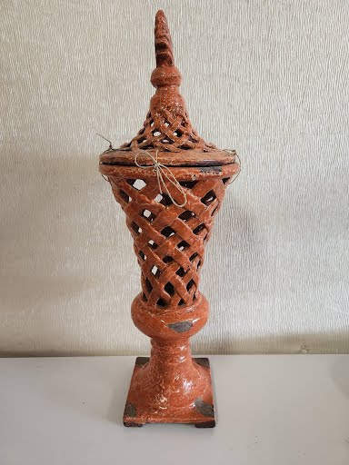 Decorative urn/vase Home Item