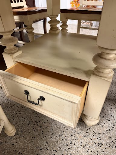 Haverty's Dining Set