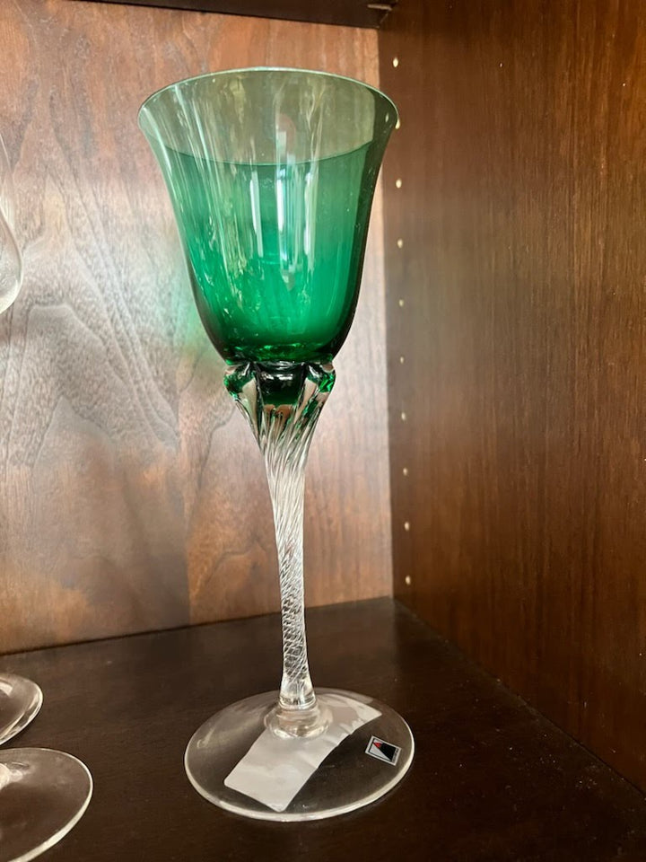 Opus Glass Green Spiral Cancun Wine glass