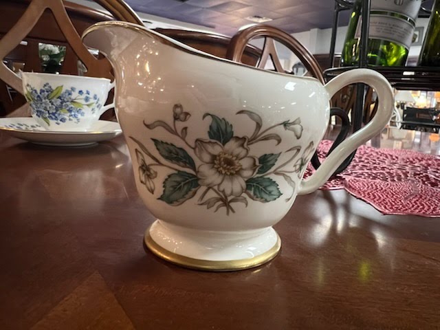 Knowles creamer with flower