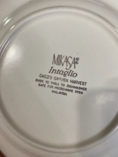8" Dinner Plates q/ Fruit Design