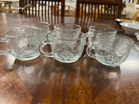 Set/6 Glass cups with grape design
